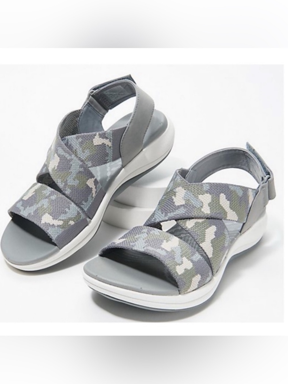 Clark’s Mira Lily Sport Sandals
Size 12 Wide